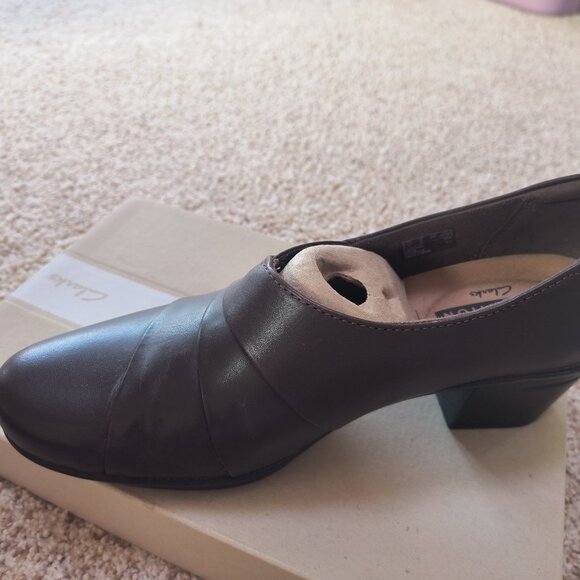 Clarks Brown Loafer shoe-8 New in box - Picture 7 of 7